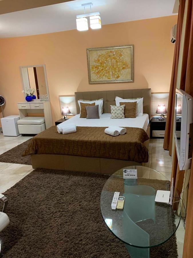 Guest house Venis House *